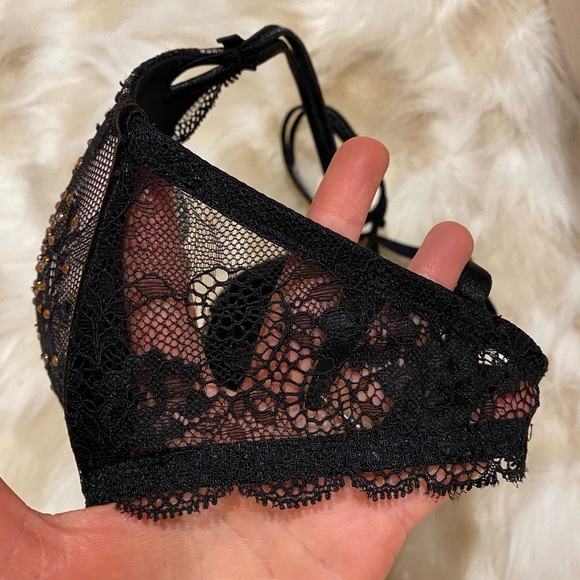 Victoria’s Secret Bra - Picture 6 of 9